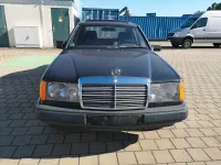 Gebraucht Mercedes E260 160 PS (117 kW) 1987 Blau Limousine