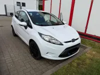 Usata Ford Fiesta Ambiente 60 CV (44 kW) 2011 Bianco Berlina