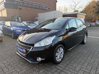 Gebraucht Peugeot 208 Active 82 PS (60 kW) 2012 Schwarz Kleinwagen