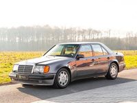 Gebraucht Mercedes E500 326 PS (239 kW) 1991 Grau Limousine