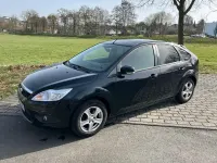 Gebraucht Ford Focus 100 PS (73 kW) 2010 Schwarz Limousine