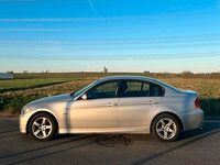 Gebraucht BMW 320 170 PS (125 kW) 2007 Grau Limousine