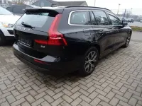 Używany Volvo V60 Core 163 KM (119 kW) 2022 Czarny Kombi