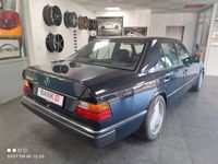 Gebraucht Mercedes E230 132 PS (97 kW) 1991 Blau Limousine