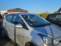 Gebraucht Hyundai i10 Intro Edition 87 PS (63 kW) 2014 Silber Kleinwagen