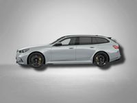 Gebraucht BMW M5 727 PS (534 kW) 2025 Saphirschwarz metallic Kombi