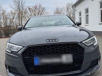 Gebraucht Audi A3 Sport 150 PS (110 kW) 2018 Grau Limousine