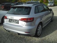 Gebraucht Audi A3 Basis 116 PS (85 kW) 2017 Florettsilber metallic Kleinwagen