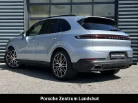 Gebraucht Porsche Cayenne 470 PS (345 kW) 2024 Dolomitsilbermetallic SUV