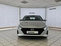 Gebraucht Hyundai i20 101 PS (74 kW) 2023 Sleek silver / met Kleinwagen