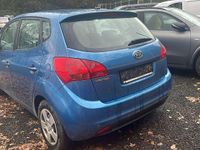 Second-hand Kia Venga Vision 90 CP (66 kW) 2011 Albastru Hatchback