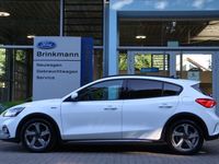 Gebraucht Ford Focus Active X 125 PS (91 kW) 2022 Frostwei Limousine
