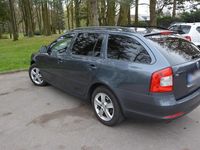 Gebraucht Skoda Octavia 105 PS (77 kW) 2011 Grau Kombi