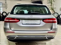 Gebraucht Mercedes E220 200 PS (147 kW) 2022 Silber Limousine