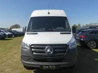 Gebraucht Mercedes 320 150 kW (204 PS) 2025 Weiß Van / Kleinbus