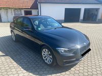 Gebraucht BMW 320 186 PS (136 kW) 2012 Schwarz Limousine