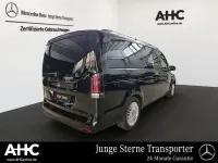 Gebraucht Mercedes V220 Style 163 PS (119 kW) 2025 Schwarz Van / Kleinbus
