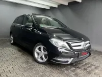Gebraucht Mercedes B200 156 PS (114 kW) 2012 Schwarz Kleinwagen
