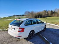 Gebraucht Skoda Octavia Elegance 150 PS (110 kW) 2014 Weiß Kleinwagen