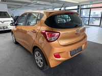 Gebraucht Hyundai i10 75 PS (55 kW) 2015 Gold Kleinwagen