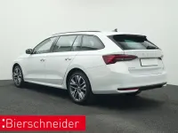 Gebraucht Skoda Octavia Selection 150 PS (110 kW) 2024 Weiss Kombi