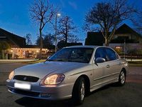 Gebraucht Hyundai Sonata 136 PS (100 kW) 2000 Silber Limousine
