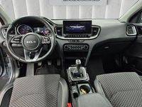 Gebraucht Kia Ceed Vision 120 PS (88 kW) 2023 (css) lunar silver m Kleinwagen