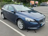 Usata Volvo V40 Momentum 150 CV (110 kW) 2013 Blu Berlina