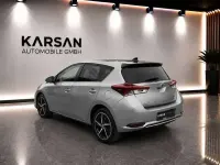 Gebraucht Toyota Auris Hybrid Style 99 PS (72 kW) 2018 Grau Kleinwagen