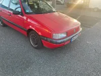 Gebraucht VW Passat 75 PS (55 kW) 1993 Rot Limousine