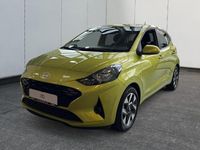 Gebraucht Hyundai i10 Trend 63 PS (46 kW) 2025 Lucid lime Kleinwagen