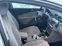 Gebraucht VW Passat 140 PS (102 kW) 2007 Grau Kombi