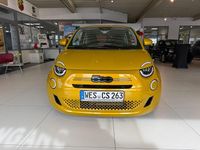 Neu Fiat 500 65 PS (47 kW) 2026 Gelb Limousine