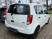 Gebraucht Mitsubishi Colt Inform 75 PS (55 kW) 2013 Weiß Limousine
