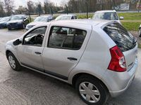 Gebraucht Dacia Sandero 75 PS (55 kW) 2009 Blau Limousine