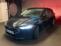 Gebraucht Ford Focus Titanium 125 PS (91 kW) 2024 Schwarz Limousine