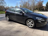 Gebraucht Volvo V40 You! 120 PS (88 kW) 2016 Schwarz Limousine