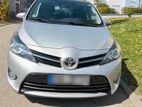 Second-hand Toyota Verso 111 CP (81 kW) 2014 Argintiu Monovolum