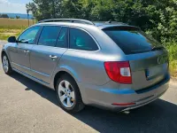 Gebraucht Skoda Superb 140 PS (102 kW) 2012 Silber Kombi