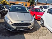 Gebraucht Ford Focus Business Edition 101 PS (74 kW) 2015 Grau Kombi