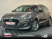 Gebraucht Hyundai i30 140 PS (102 kW) 2019 Moon rock / met Kombi