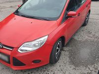 Second-hand Ford Focus 100 CP (73 kW) 2014 Roșu Break