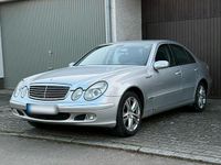 Gebraucht Mercedes E220 150 PS (110 kW) 2002 Silber Limousine