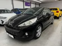 Gebraucht Peugeot 207 Allure 111 PS (81 kW) 2012 Schwarz obsidien/metallic Cabrio