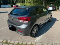 Gebraucht Kia Rio Spirit 99 PS (72 kW) 2017 Grau Limousine