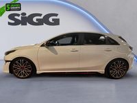 Gebraucht Kia Ceed 204 PS (150 kW) 2023 Deluxeweiss met. Kleinwagen