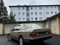 Second-hand Mercedes 200 75 CP (55 kW) 1991 Bej Berlinǎ