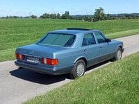 Gebraucht Mercedes E500 252 PS (185 kW) 1989 Blau Limousine