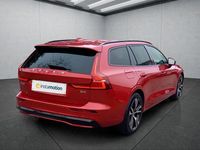 Gebraucht Volvo V60 Plus 197 PS (144 kW) 2024 Rot Kombi