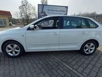 Gebraucht Skoda Rapid Ambition 105 PS (77 kW) 2015 Weiß Kleinwagen